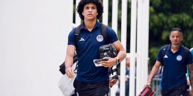 Atlas: Eduard Bello, cerca de llegar a los Rojinegros