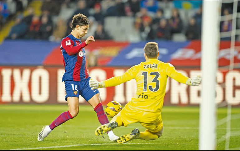 Joao Félix marcó el único gol para darle el triunfo al Barcelona. EFE