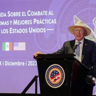 "El 70% de las armas que llegan a México proviene de EU", reconoce Ken Salazar