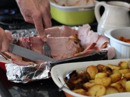 Con una combinación de sabores auténticos y creatividad culinaria, estos establecimientos se convierten en destinos ideales para deleitar a familiares y amigos con exquisitos banquetes navideños. Pixabay / vivienviv0