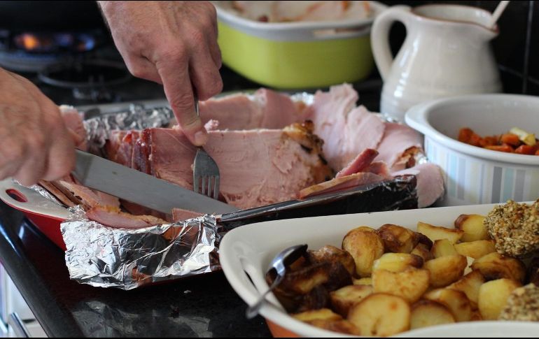 Con una combinación de sabores auténticos y creatividad culinaria, estos establecimientos se convierten en destinos ideales para deleitar a familiares y amigos con exquisitos banquetes navideños. Pixabay / vivienviv0