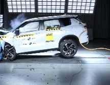 Prueba de la Mitsubishi Outlander, uno de los modelos calificados con cinco estrellas. CORTESÍA/Latin NCAP