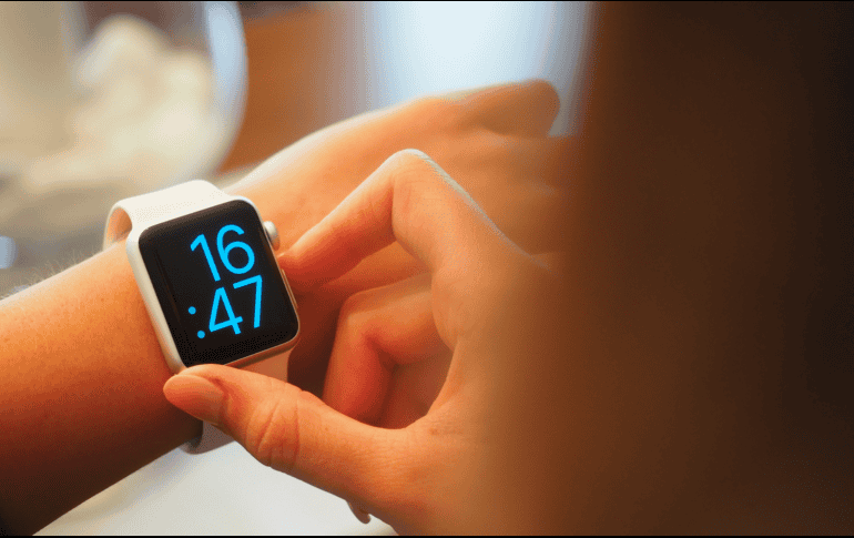 Si bien estos relojes no son de marcas como Apple o Samsung, cuentan con las mismas funciones y cubren las necesidades.CANVA