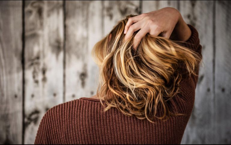 Existen siete vitaminas y minerales esenciales para prevenir la pérdida de cabello. Unsplash