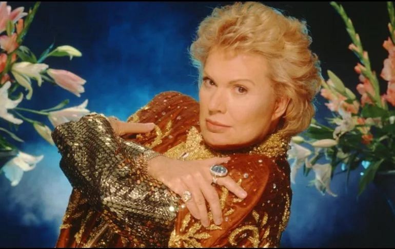 El legado de Walter Mercado sigue ofreciendo guía en el destino. FACEBOOK / Walter Mercado