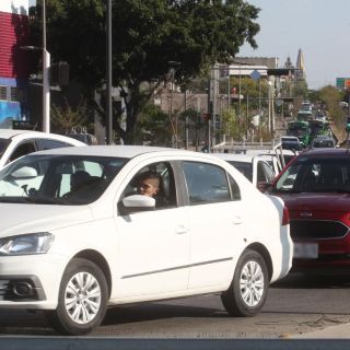 ¿Qué hacer si tiembla y estoy en un carro?