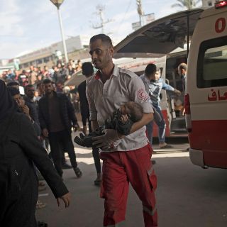 La OMS insiste en el deterioro de la situación en Gaza: "La sociedad está colapsando"