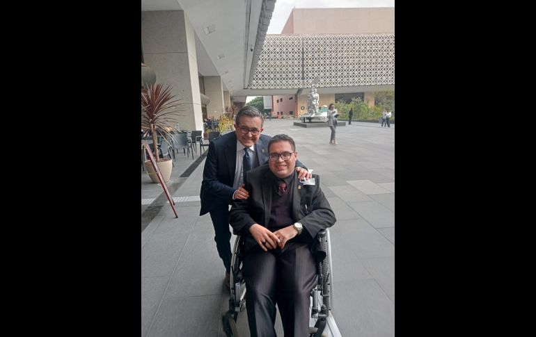 El activista por los derechos de las personas con discapacidad y periodista, Erick Brandon. ESPECIAL