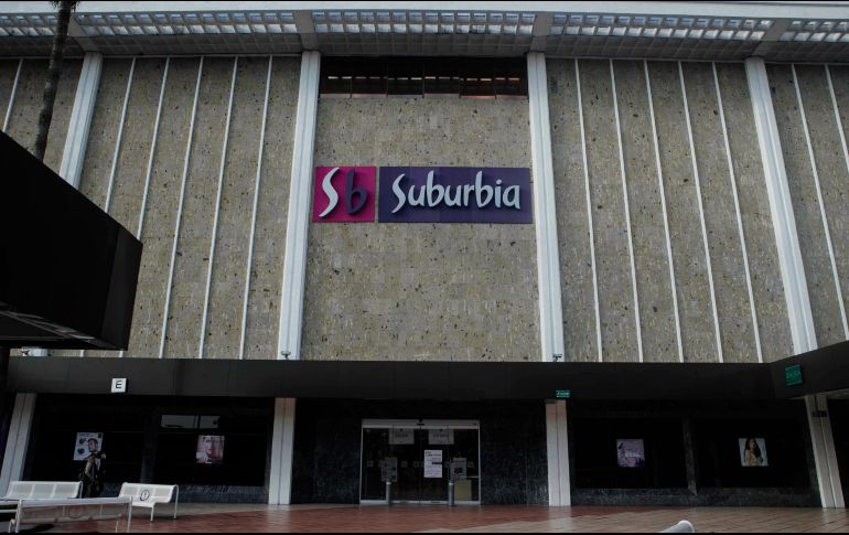 Durante estos días las tiendas Suburbia extenderán sus horarios, abriendo de sus puertas desde las 11:00 hasta las 23:00 horas. EL INFORMADOR/ ARCHIVO.
