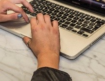 Si bien la brecha digital en México persiste en diversas poblaciones, cerca de la mitad de las personas en el país considera que ya no puede vivir sin Internet, afirma Statista. EL INFORMADOR / ARCHIVO