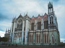 La catedral basílica Metropolitana domina el horizonte del corazón de la ciudad con sus dos torres. ESPECIAL