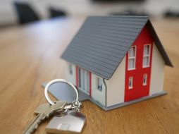 En el caso de que si pasan cuatro años sin cubrir el crédito, es posible la pérdida del mismo. Unsplash.