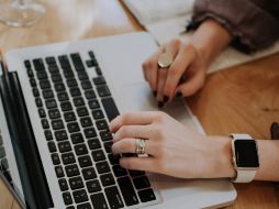 Se considera abandono laboral cuando el trabajador deja de asistir al trabajo. Unsplash.