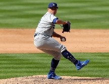 Víctor González tiene foja de 9-4 con efectividad de 3.32 con los Dodgers entre 2020 y 2023. AFP / ARCHIVO