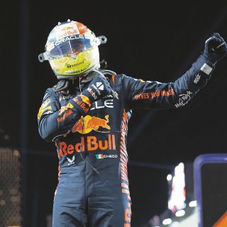 Checo Pérez vivió un año de desafíos y triunfos en la F1