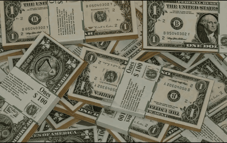 El peso mexicano se cotiza en los mercados internacionales alrededor de los 17.39 pesos por dólar. ESPECIAL