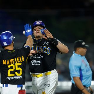 Charros toma ventaja a punta de palos