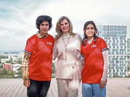 Magdalena Contreras de ASFG recibió a Dante y Laia como nuevos estudiantes de la institución. EL INFORMADOR/ H. Figueroa