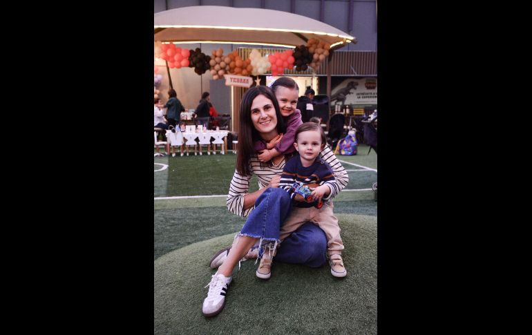 Ana Corcuera, Isabel Lamadrid y Juan Diego Lamadrid. GENTE BIEN JALISCO/ Marifer Rached