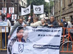 A la sede del Congreso capitalino acudieron manifestantes a favor de la fiscal Ernestina Godoy