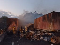 El accidente se registró en el kilómetro 119 de la autopista Colima-Guadalajara. ESPECIAL/ Protección Civil Jalisco