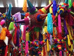 Las piñatas son muy buscadas para acompañar las posadas y demás celebraciones navideñas. SUN / ARCHIVO