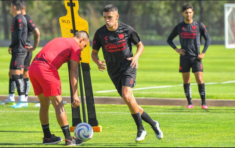 Sobre la nueva metodología de trabajo que presente el nuevo entrenador rojinegro, Beñat San José, Mateo García señaló que “toca adaptarse a la idea que él traiga