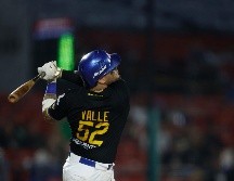 Sebastián Valle impulsó a Jack Mayfield hasta home para ganar el primer juego de la serie. CORTESÍA/Charros de Jalisco