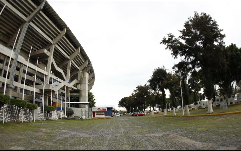 El estacionamiento del estadio Jalisco no será suficiente. EL INFORMADOR/Archivo