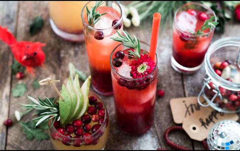 En ocasiones, tras ingerir mucha azúcar o carbohidratos simples, pueden presentarse sensaciones de malestar leves. ESPECIAL / Foto de Brooke Lark en Unsplash