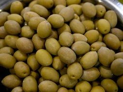 Las aceitunas son versátiles y se pueden disfrutar de diversas maneras. AFP / ARCHIVO