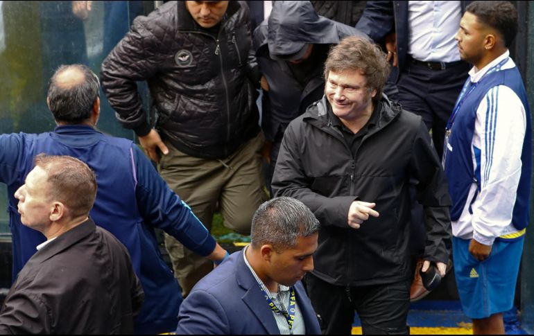 El presidente de Argentina, Javier Milei, expresó una crítica contundente hacia la gestión de Boca Juniors, describiéndola como populista y contraproducente para el club. AFP / A. Pagni