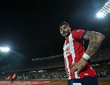 La reciente salida del entrenador Veljko Paunovic, ha desencadenado un giro inesperado en el destino de Alexis Vega con el Club Deportivo Guadalajara/Imago7