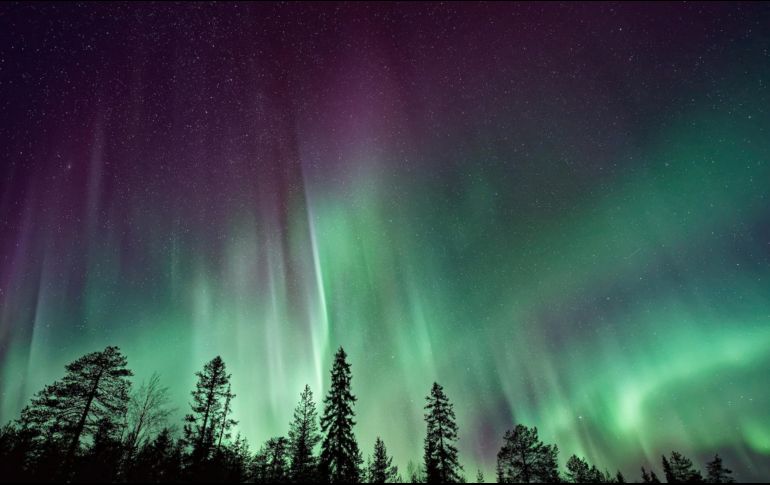 Toma en cuenta que ver una aurora boreal en México es toda una suerte. Unsplash.