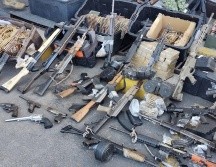 Los elementos federales pusieron lo asegurado a disposición del Ministerio Público federal para continuar con las investigaciones y dar con quienes son los dueños del armamento. ESPECIAL.