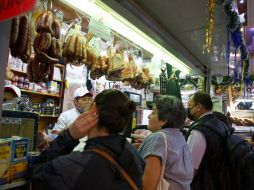 Diciembre cuenta con un día de descanso que debe ser premiado con un pago extra en caso de que a los trabajadores les toque laborar el 25 de diciembre. SUN / ARCHIVO