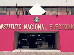 El INE dejará de emitir los plásticos previo al inicio de la jornada electoral el próximo año. SUN/ ARCHIVO.