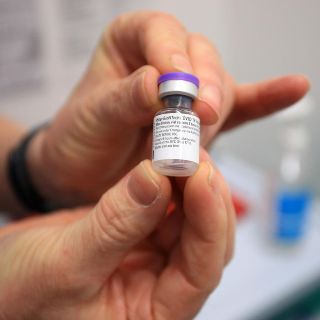 Salud Jalisco recomienda vacunas contra COVID-19 para grupos vulnerables