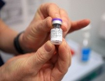 Los laboratorios autorizados para comercializar la vacuna en México son Pfizer y Moderna. AFP/L.  Parnaby