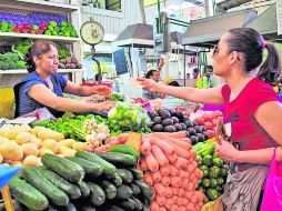 El sector servicios sigue siendo el que más preocupa, pues muestra resistencia a bajar. SUN / ARCHIVO