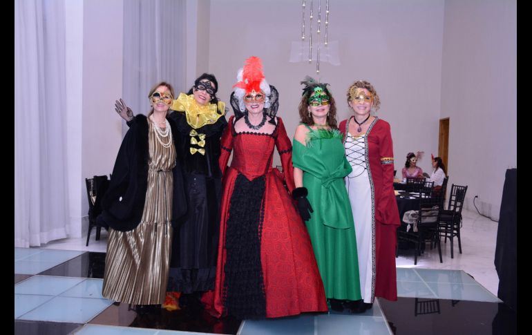 Laura Laveaga, Fabiola de Watanabe, Adriana Villaseñor, Maty Leaño y  Aracely Villa. GENTE BIEN JALISCO/ Marifer Rached