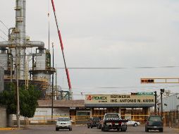 De acuerdo con los indicios, los ahora fallecidos desprendieron la tubería de la refinería y al hacerlo inhalaron una sustancia química. NTX / ARCHIVO