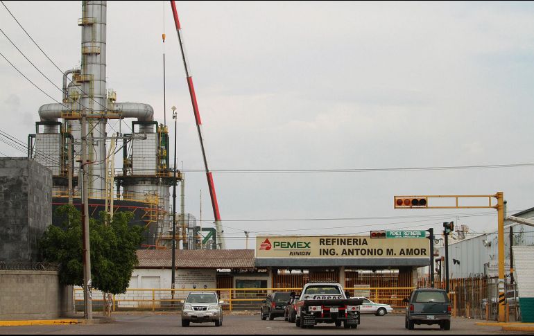 De acuerdo con los indicios, los ahora fallecidos desprendieron la tubería de la refinería y al hacerlo inhalaron una sustancia química. NTX / ARCHIVO
