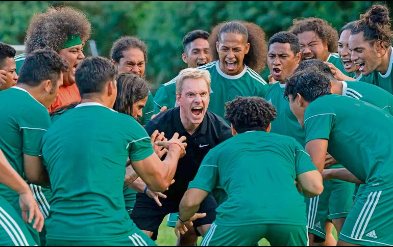 Escena del filme que retrata la historia del equipo masculino de futbol de Samoa Americana. ESPECIAL
