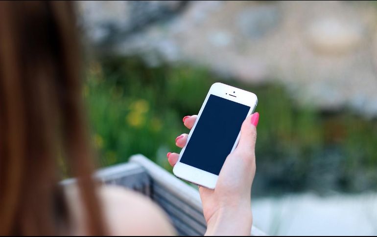 Aunque usamos los smartphones mayormente para acceder a internet, es esencial recordar que su función principal es facilitar la comunicación a través de llamadas. Pixabay / JESHOOTS