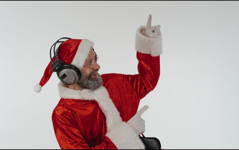 Mariah Carey ha sido la favorita para acompañar las fiestas navideñas desde 1994. ESPECIAL / Pexels