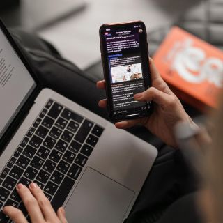 ¿Qué debo eliminar de mi celular antes de deshacerme de él?