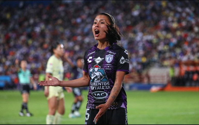 Selene Cortés se convirtió en el tercer refuerzo de las rojinegras, luego de que en días anteriores se informara la integración de Valeria Miranda y Kayla Fernández al club rojinegro. IMAGO7