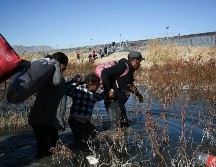 El campamento llegó a albergar hasta mil 500 migrantes, pero muchas tiendas fueron desalojadas en los últimos meses mientras los migrantes vadeaban el río para llegar a Estados Unidos. AP/C. Chávez