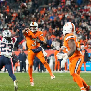 Los Denver Broncos envían a la banca a Russell Wilson